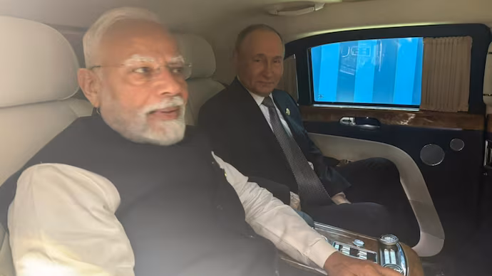 pm-modi-and-putin-travel-in-same-car-photo-itg-013026941-16x9