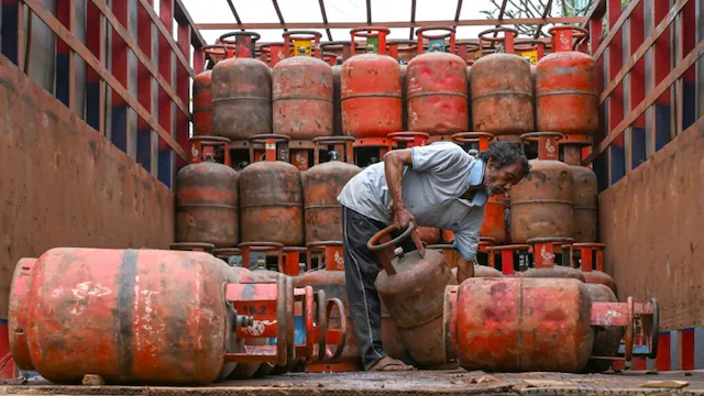 lpg-cooking-gas-cylinder-shortage-2026-03-b7e81ac315750e0ed045b9f6bead287b-1200x675